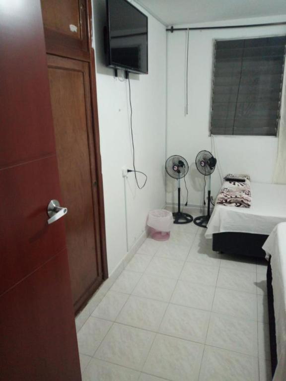 Hostal Dante San Gil Bagian luar foto